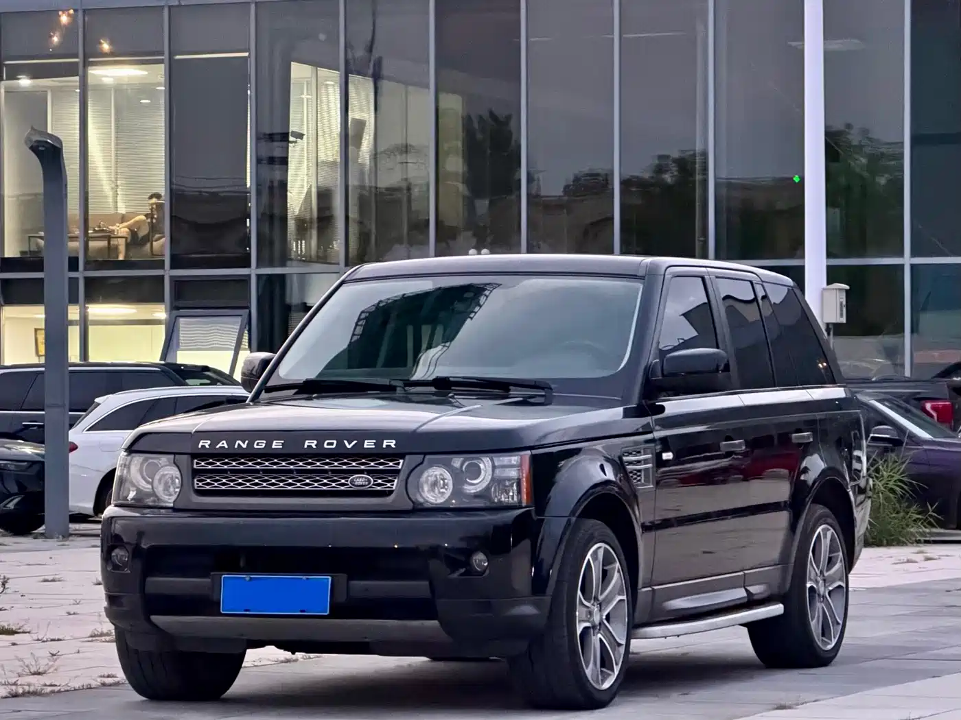 Фото 1 - Land Rover Range Rover Sport