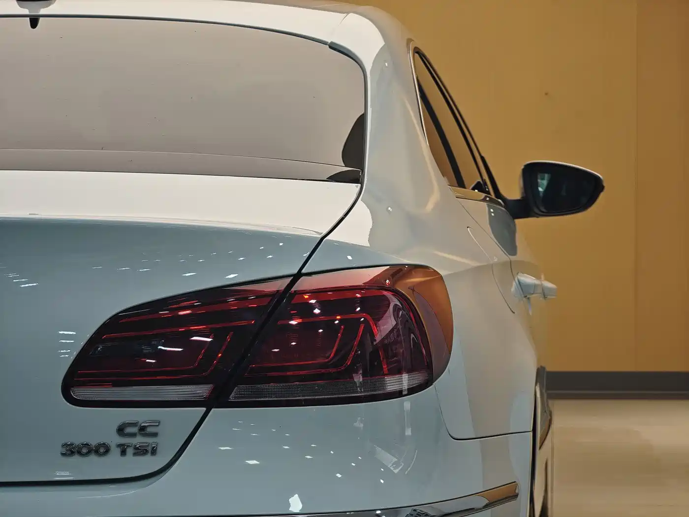 Volkswagen FAW-Volkswagen CC 2016 Model 1.8TSI Luxury фото 27