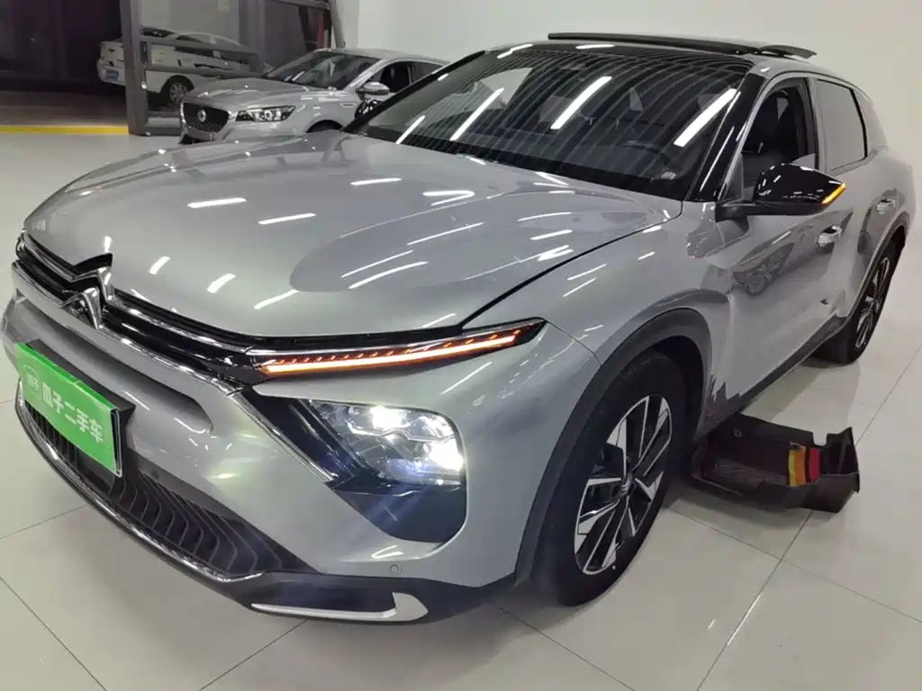 Фото 2 - Citroën Versailles C5 X