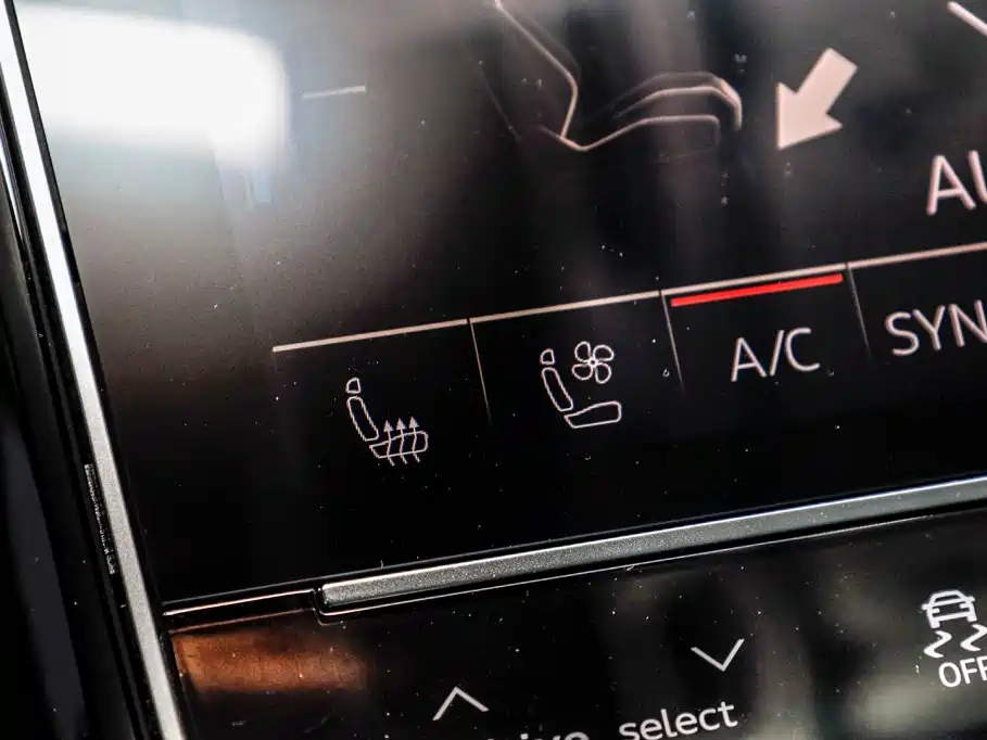 Фото 33 - Audi A8