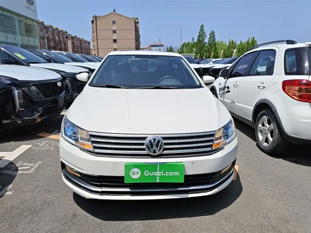 Volkswagen Lavida 2017 1.6L Automatic Comfort Edition фото 3