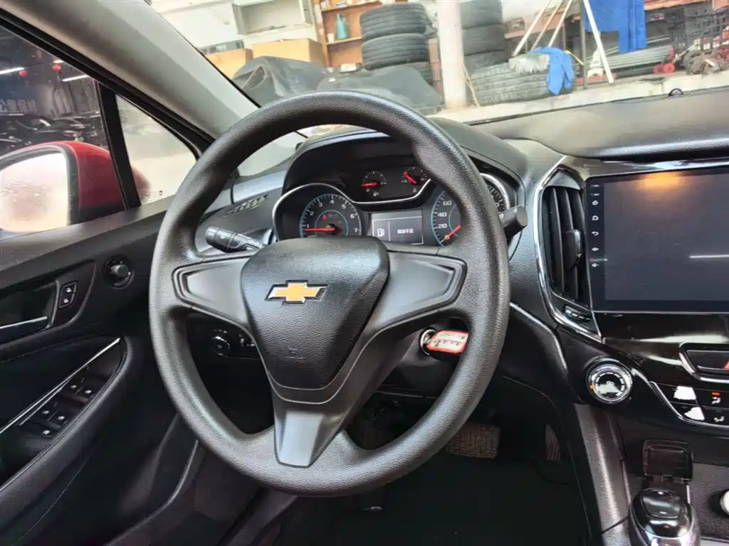 Chevrolet Cruze 2018 320 Automatic Pioneer Sunroof Edition фото 11