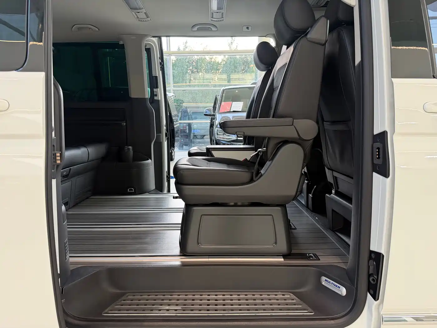 Volkswagen Multivan 2019 2019 2.0TSI 4WD Premium 7-seater