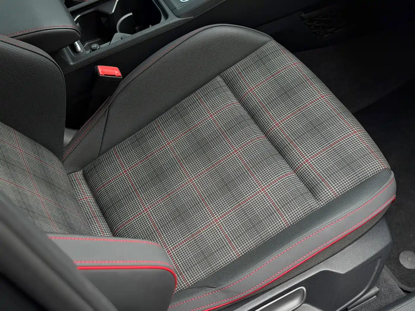 Volkswagen Golf GTI 2023 380TSI DSG GTI фото 9