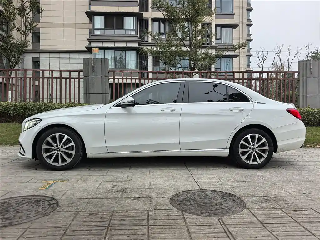 Mercedes-Benz C-Class 2021 C 200 L Fashion Edition фото 25