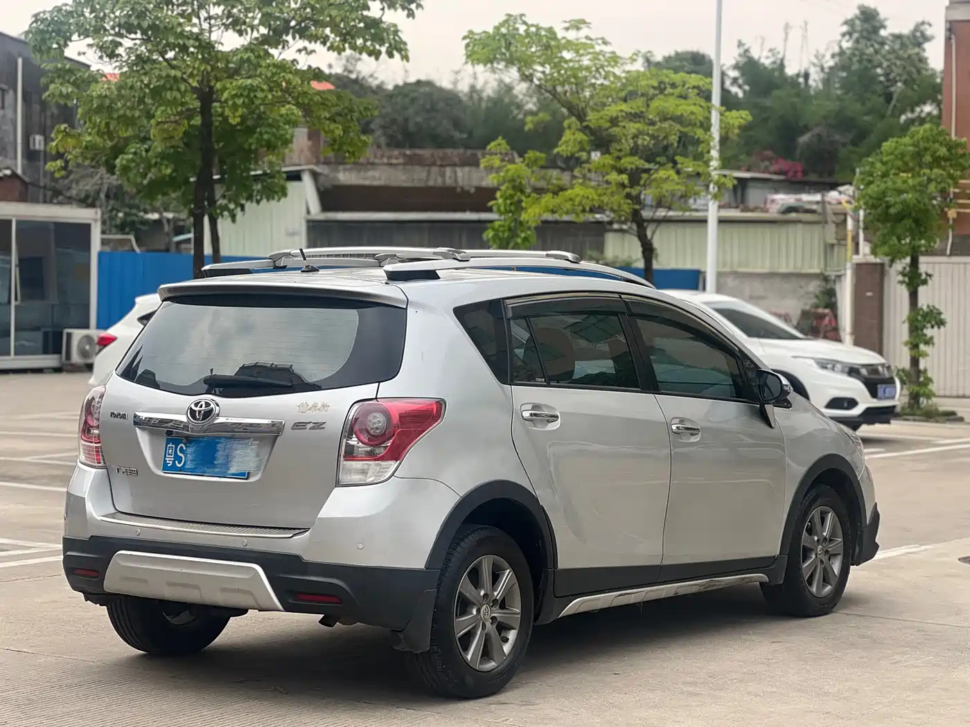 Toyota E'Z 2015 180E CVT Crossover Edition фото 14