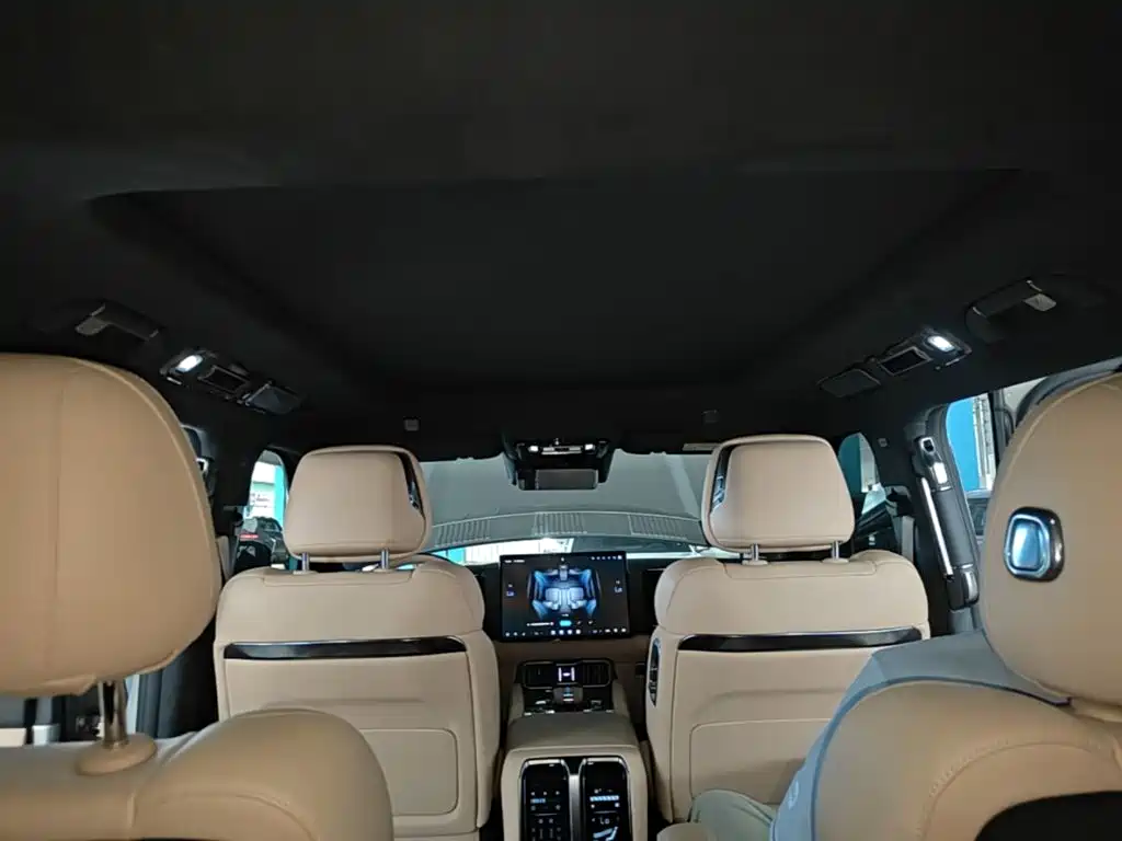Fang Cheng Bao Leopard 8 2024 2025 Zhiyong Flagship 6-Seater