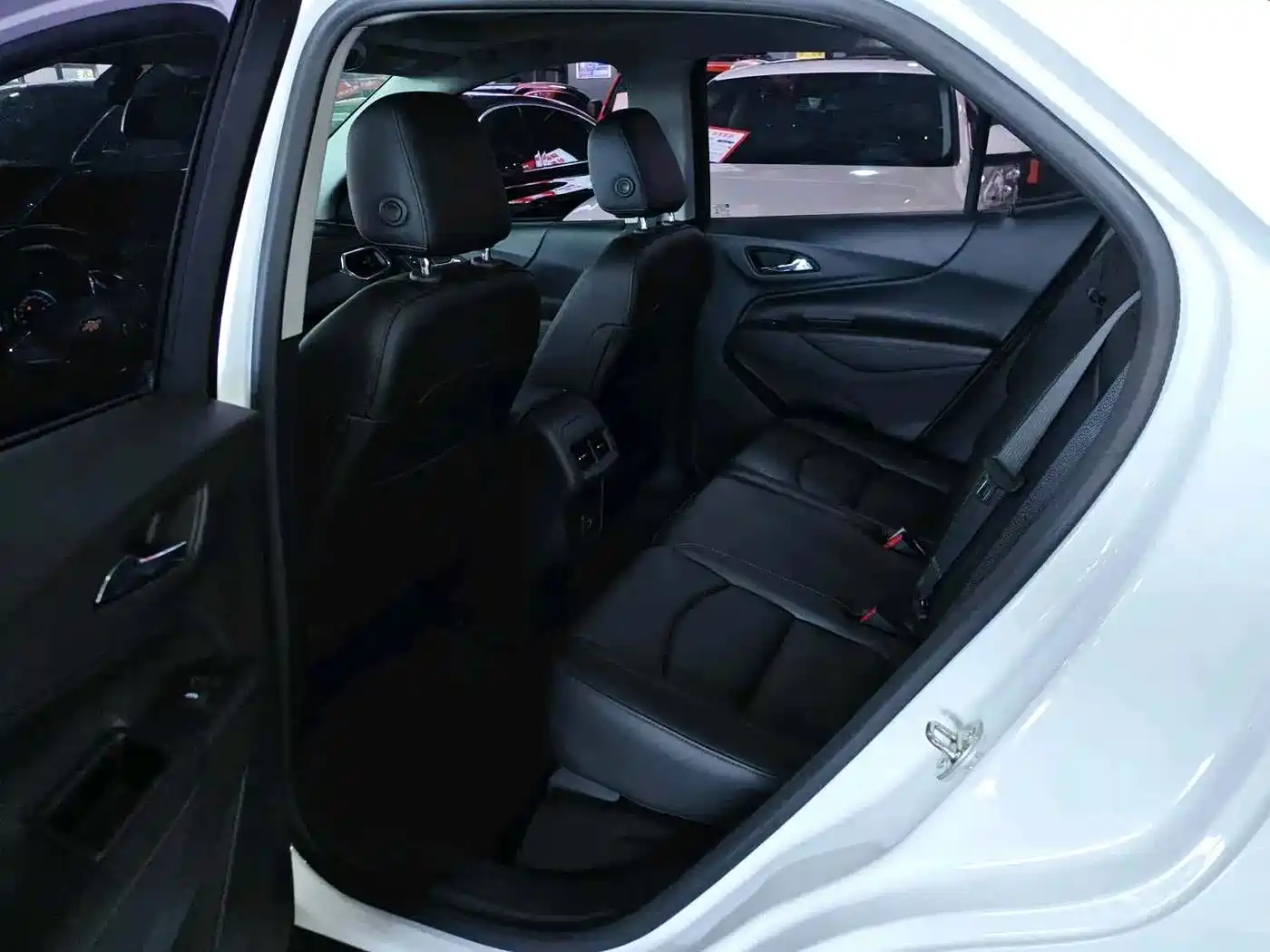 Chevrolet Equinox 2018 RS 550T Automatic 4WD Guardian Edition фото 9