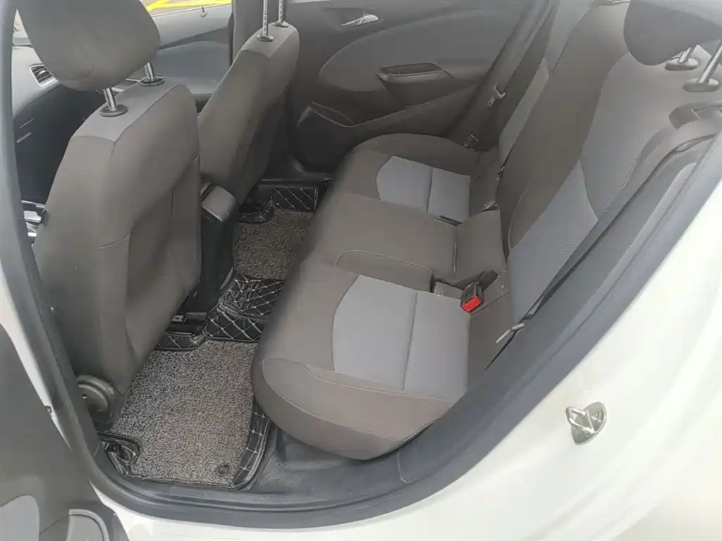 Chevrolet Cruze 2017 1.5L Automatic Pioneer Sunroof фото 17