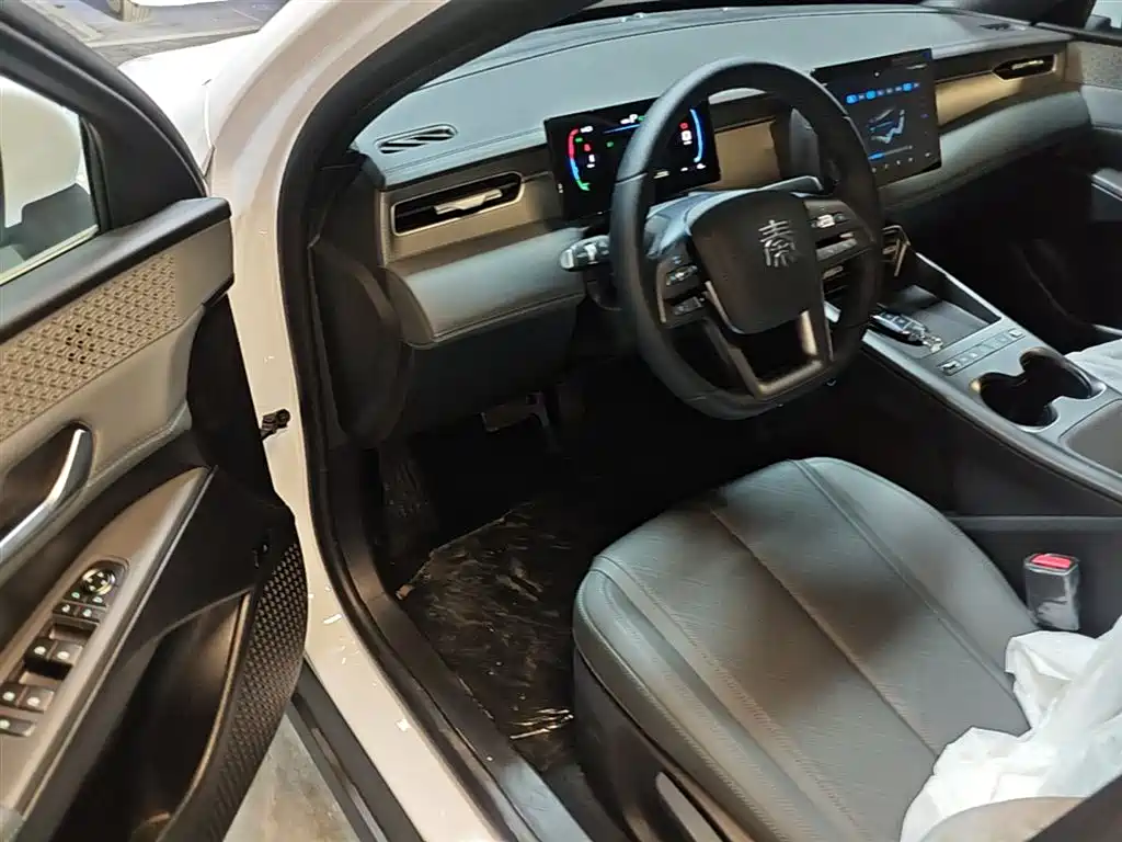 BYD Qin PLUS 2026 DM-i Smart Edition 128KM Progressive фото 16