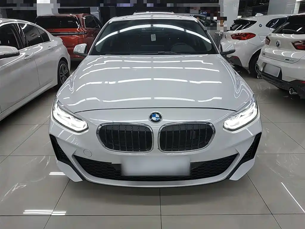 BMW 1 Series 2022 120i M Sport фото 3