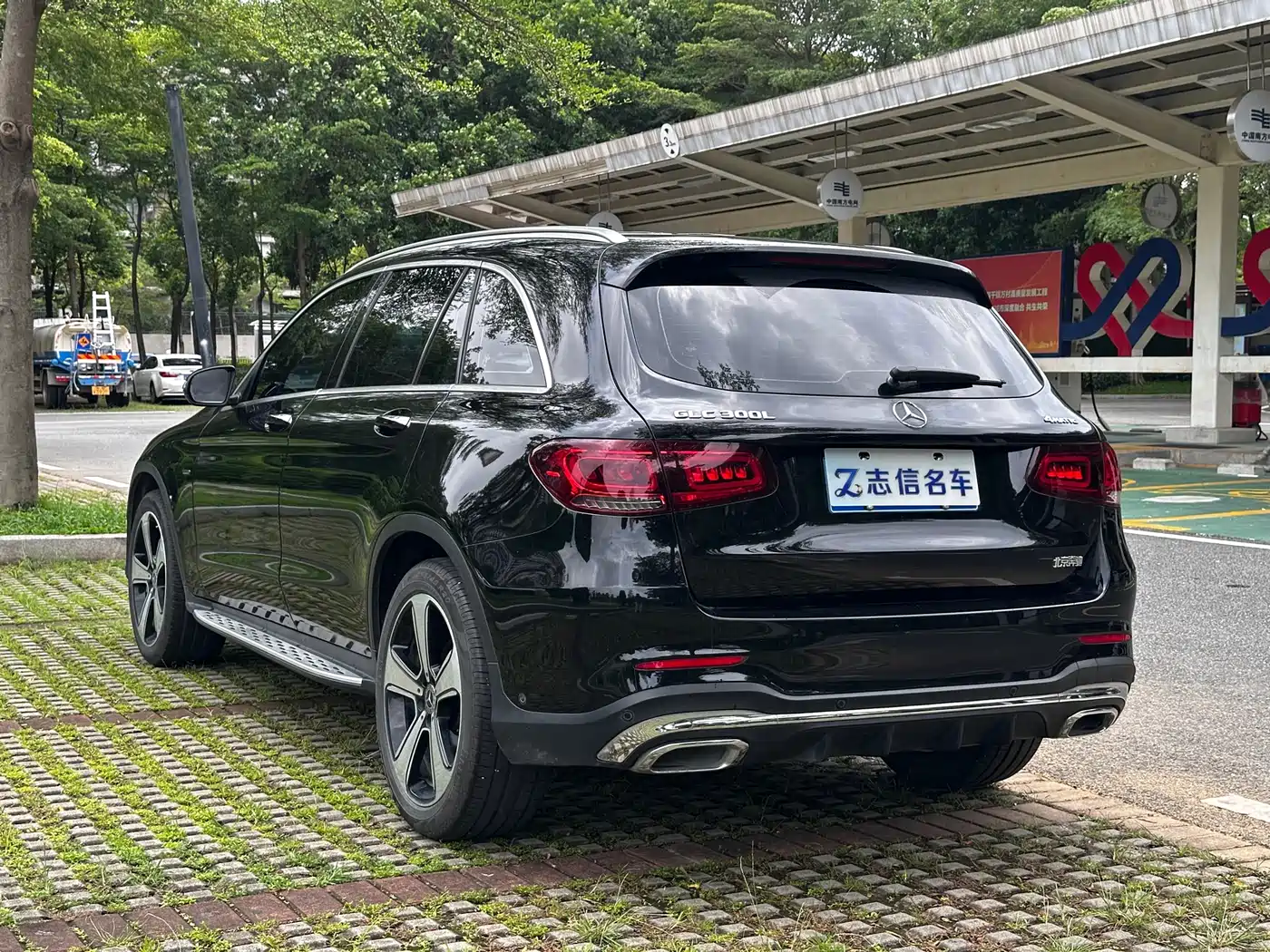 Mercedes-Benz GLC 2022 Facelift GLC 300 L 4MATIC Dynamic Collector's Edition фото 6