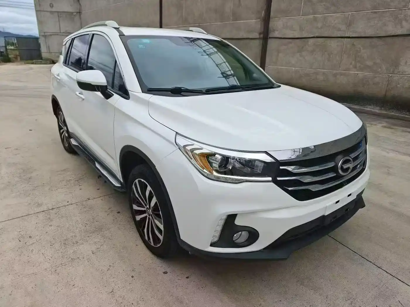 GAC Trumpchi Trumpchi GS4 New Energy 2017 1.5L PHEV Premium Edition фото 3