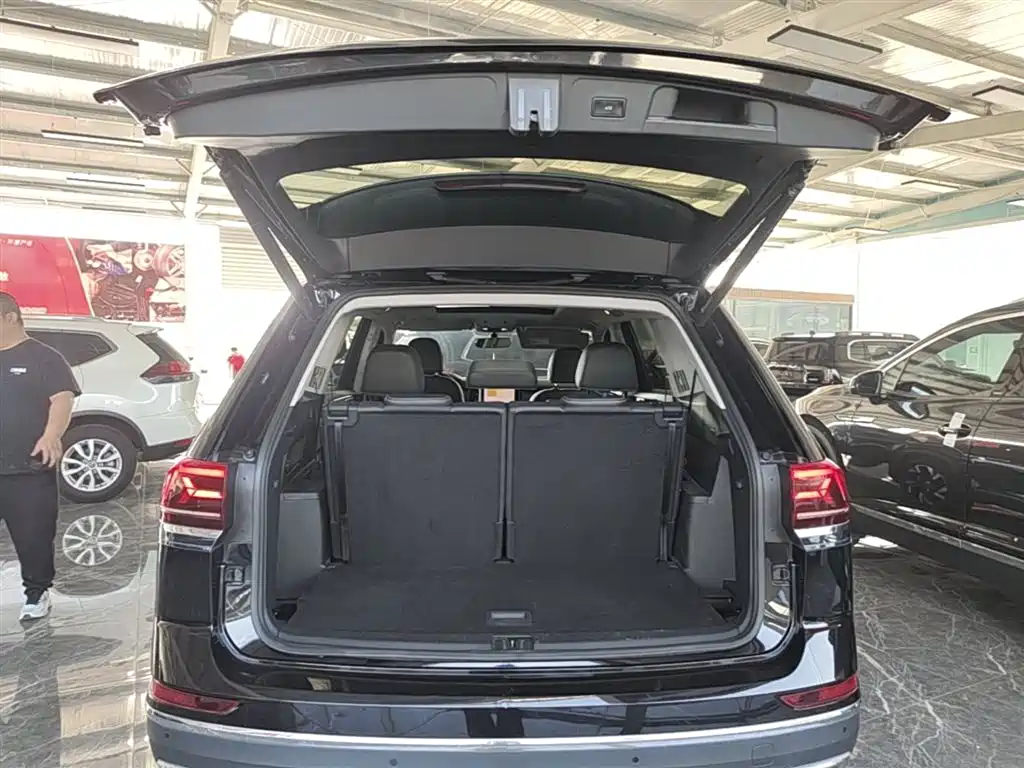 VOLKSWAGEN TOURANG