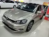 Фото 2 - Volkswagen Golf