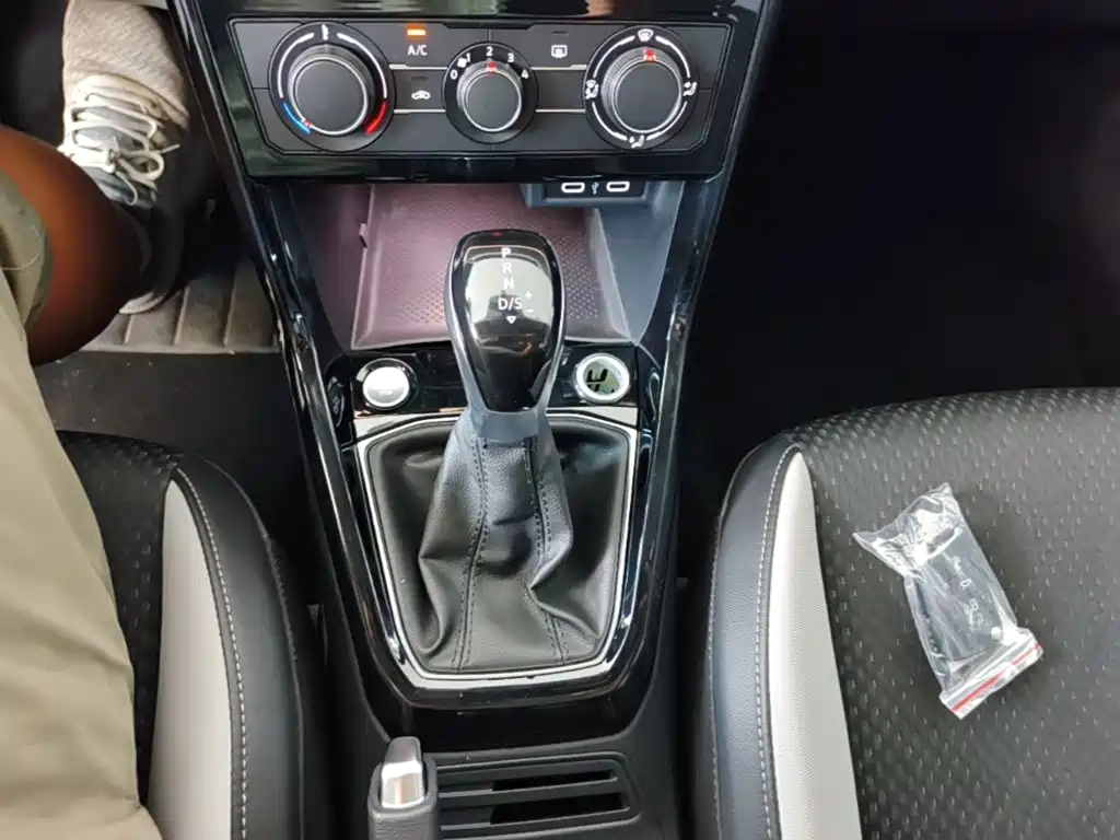 Volkswagen Tanying 2024 2023 Model 200TSI DSG Joy Smart Connect Edition