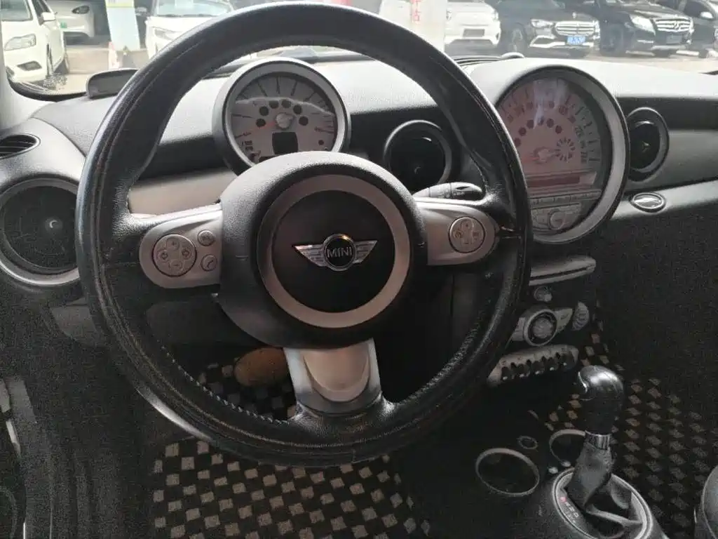 MINI CLUBMAN 2010 2010 1.6L COOPER Cheer