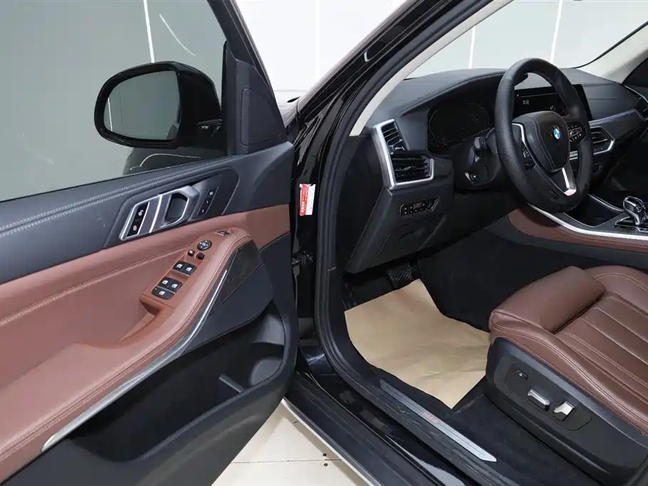 BMW X5 (Import) 2020 xDrive30i X Design Package фото 26