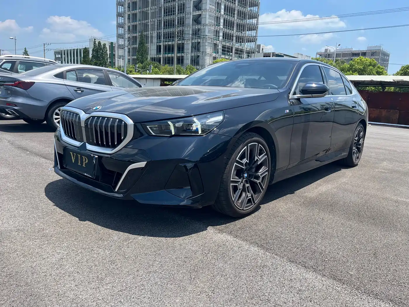BMW 5 Series 2025 530Li Premium M Sport Package фото 2