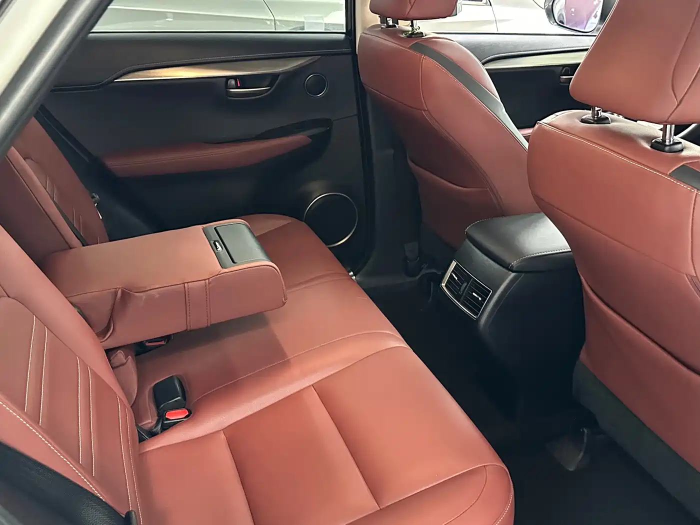 Lexus NX 2016 200 AWD F Sport фото 18
