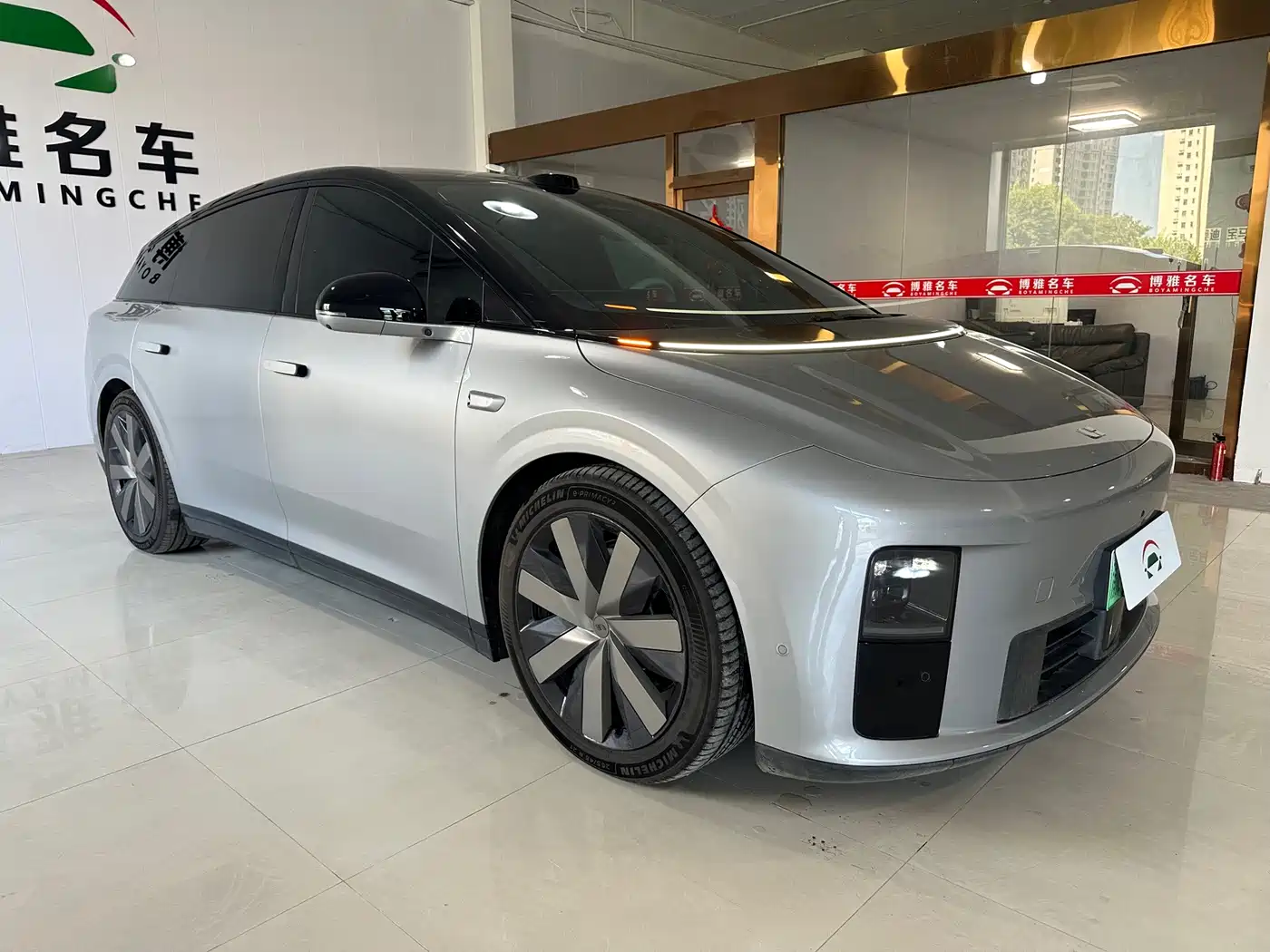 Li Auto i6 2026 2025 4WD Base Model