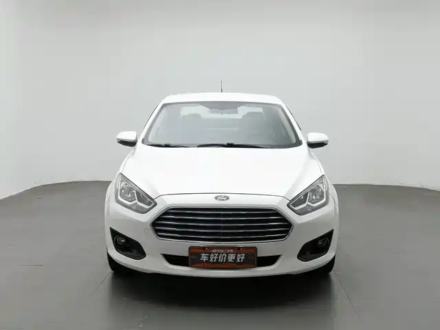 Ford Escort 2015 1.5L Manual Comfort — фото 3