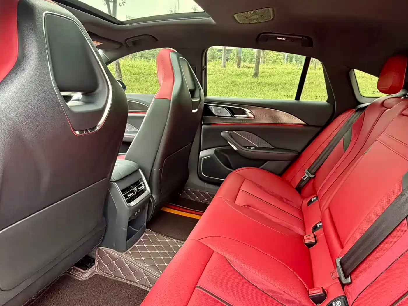 Hongqi H6 2024 Model 2.0T Fashion Edition фото 7