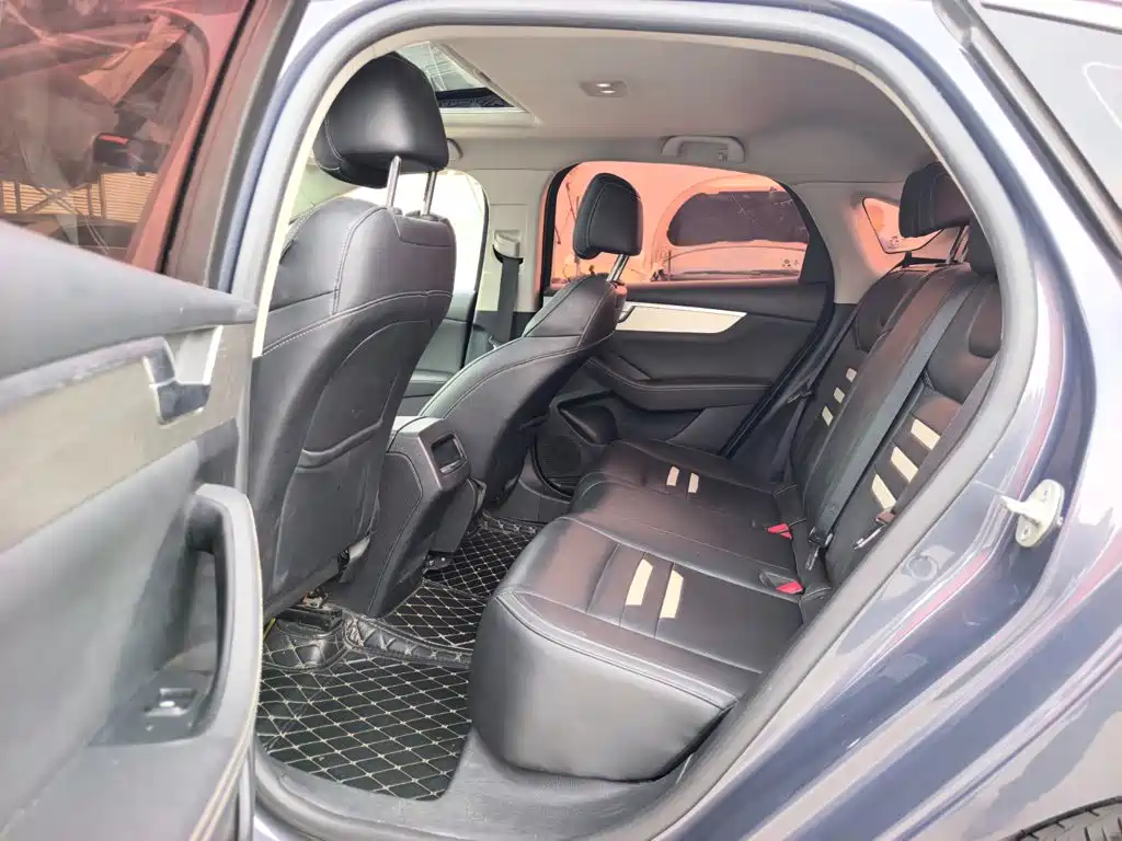BYD Qin Pro 2018 2018 1.5TI Automatic Smart Connected Dynamic Edition
