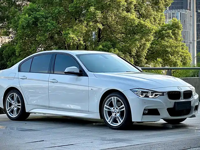 BMW 3 Series 2018 320i M Sport Package — фото 3