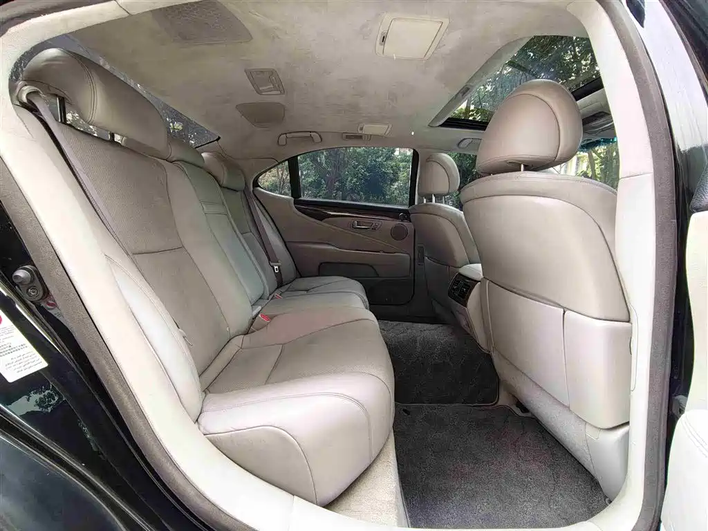 Lexus LS 2006 460L фото 8
