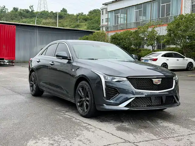 Cadillac CT4 28T, Премиум