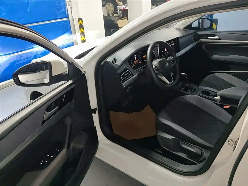 Volkswagen Lavida 2023 Facelift 1.5L Auto Comfort Edition фото 16