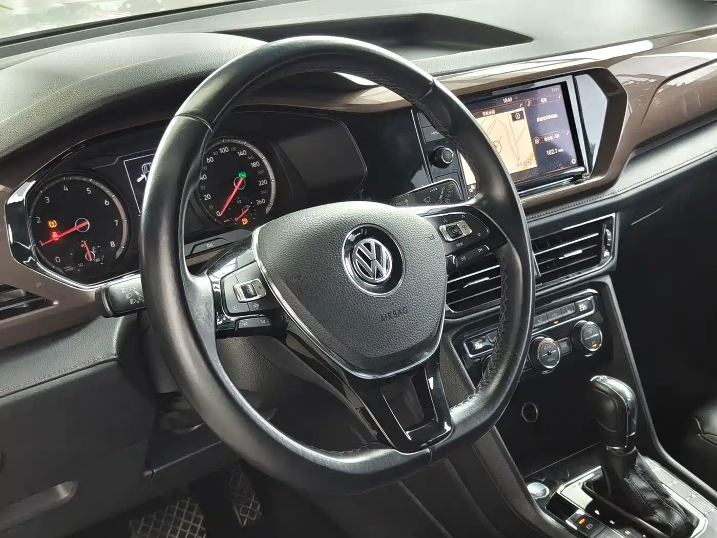 Фото 8 - Volkswagen Tharu