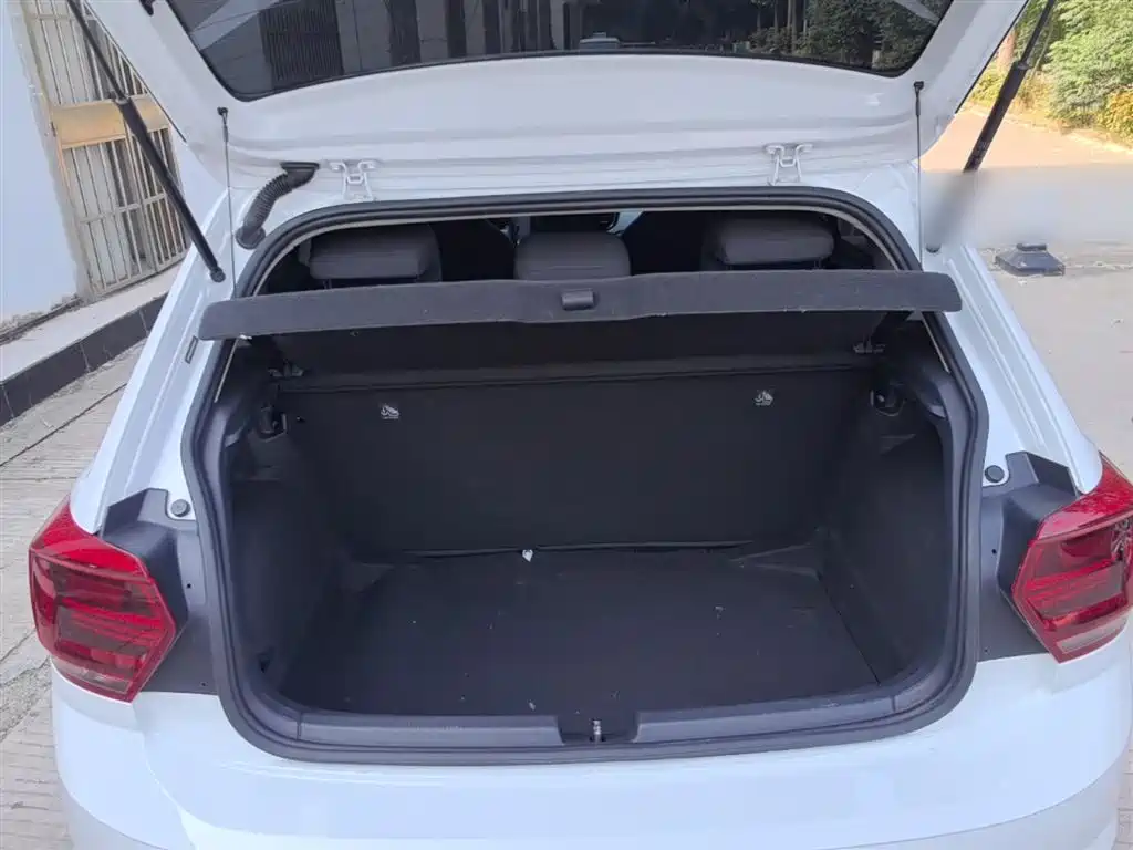 Volkswagen Polo 2023 Facelift Plus 1.5L Auto Joyful Living Edition фото 15