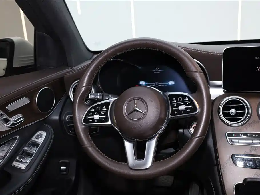Mercedes-Benz GLC 2021 GLC 260 L 4MATIC Luxury фото 25