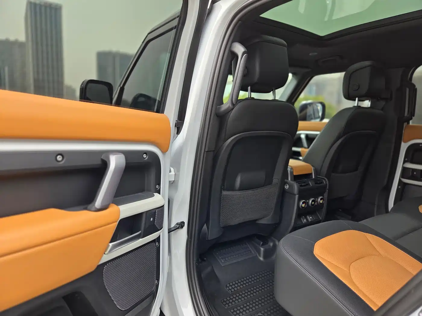 Land Rover Defender 2023 Facelift 110 3.0T P400 X-DYNAMIC HSE фото 8