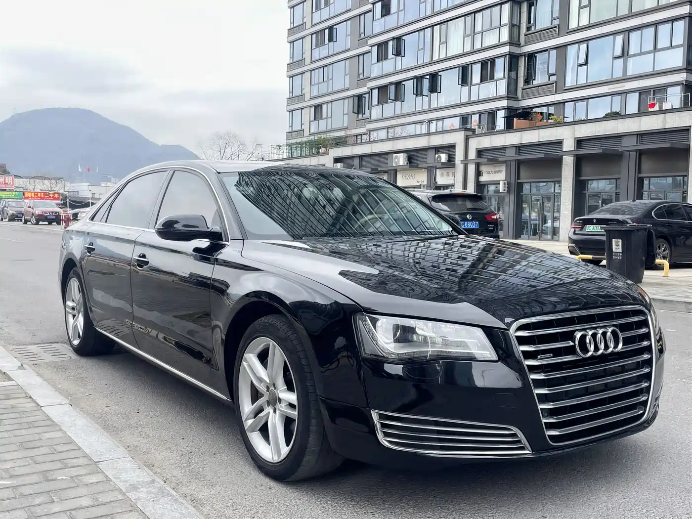 Audi A8 2013 A8L 45 TFSI quattro Exclusive фото 3