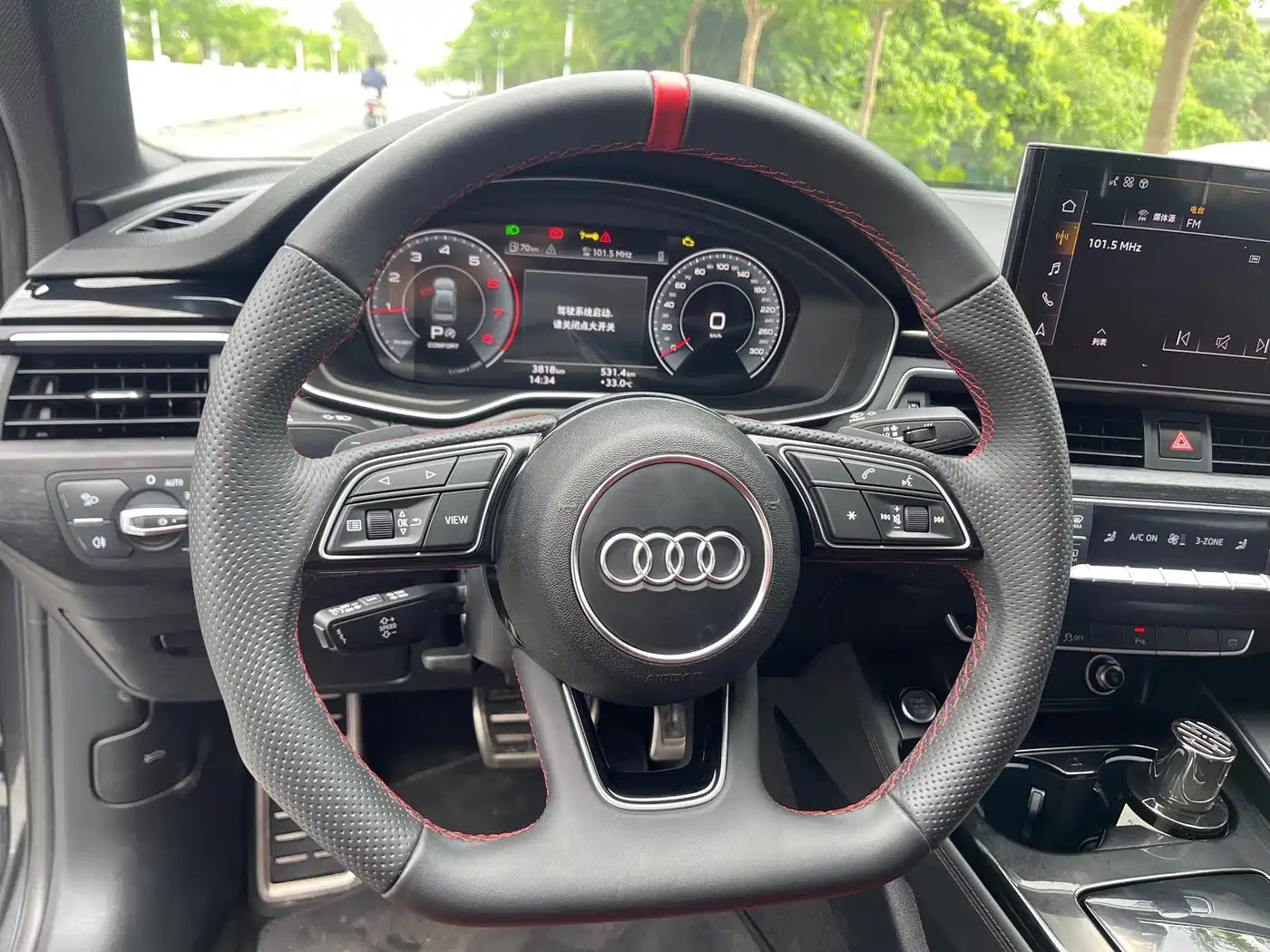 Audi A4L 2025 2025 2 Million Celebration Edition 40 TFSI Luxury Dynamic