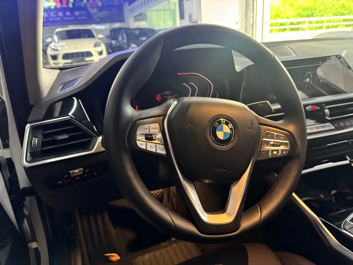BMW 3 Series 2022 320i Sport Package фото 8