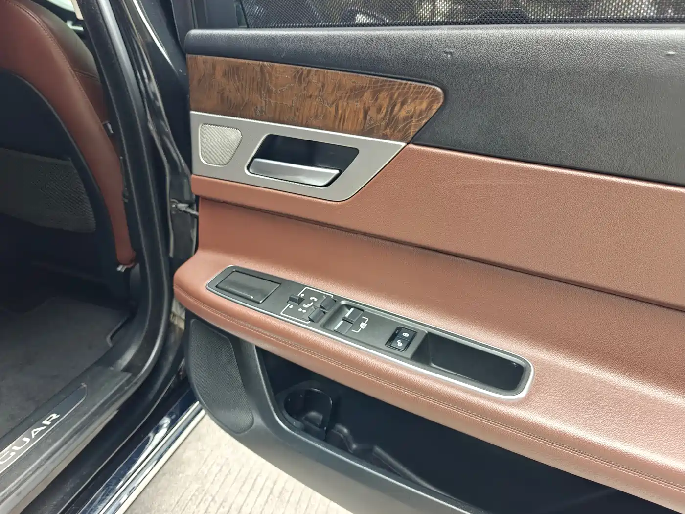 Jaguar XFL 2019 XFL 2.0T 250PS FWD Luxury Edition фото 15