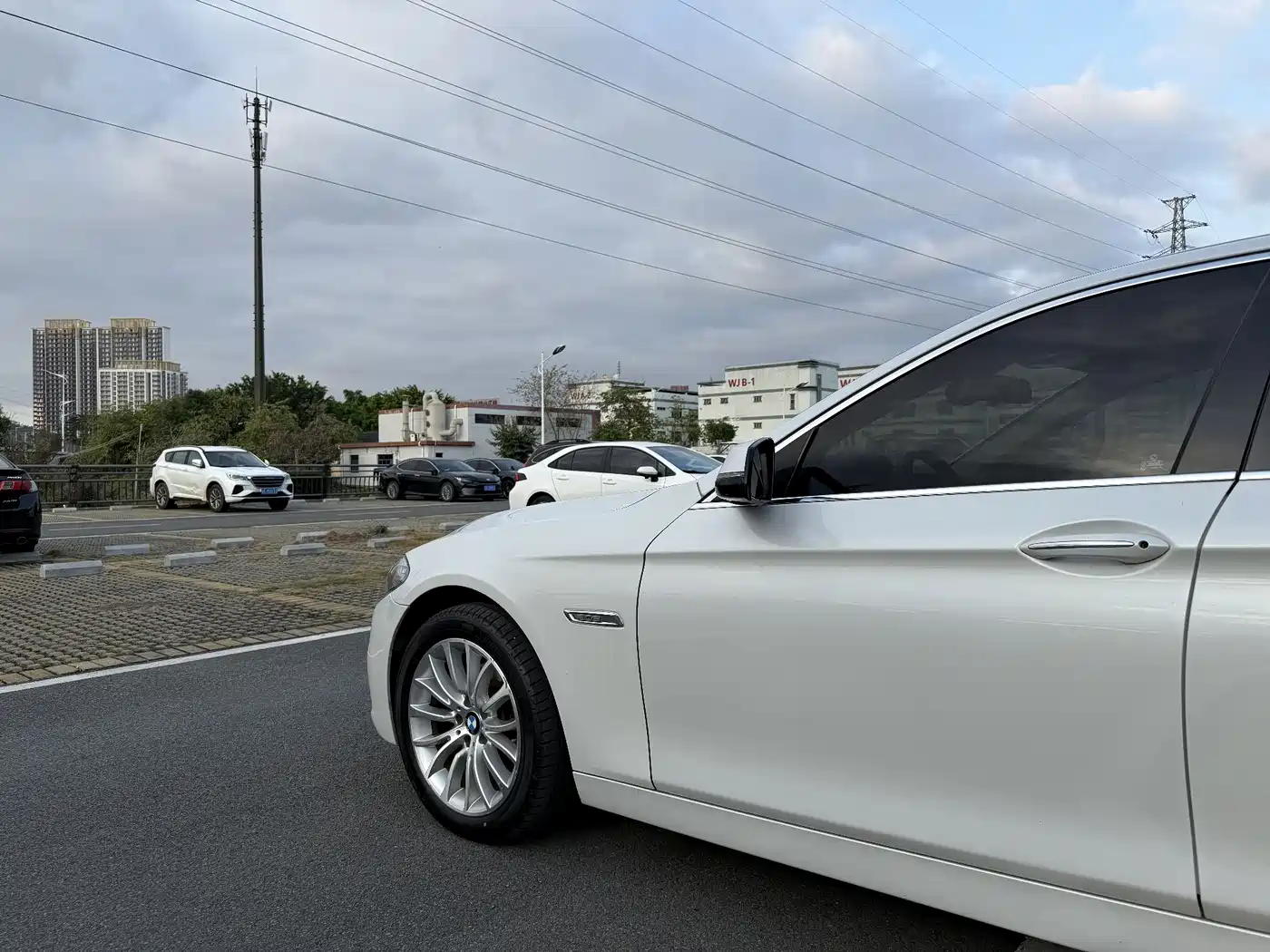 BMW 5 Series 2017 525Li Luxury Design Package фото 5