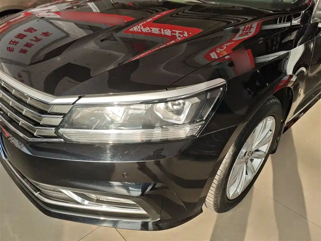 Volkswagen Passat 2017 330TSI DSG Prestige фото 24