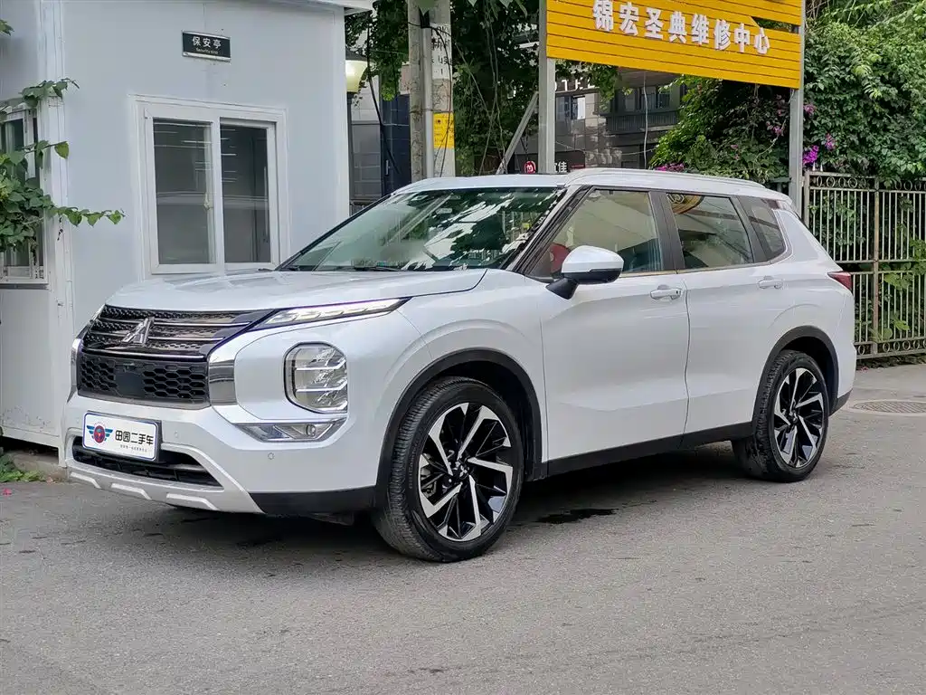 Mitsubishi Outlander 2023 1.5T CVT 2WD Prestige Edition 7-seater