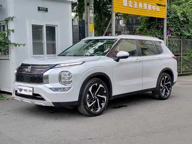Mitsubishi Outlander 2023 1.5T CVT 2WD Prestige Edition 7-seater
