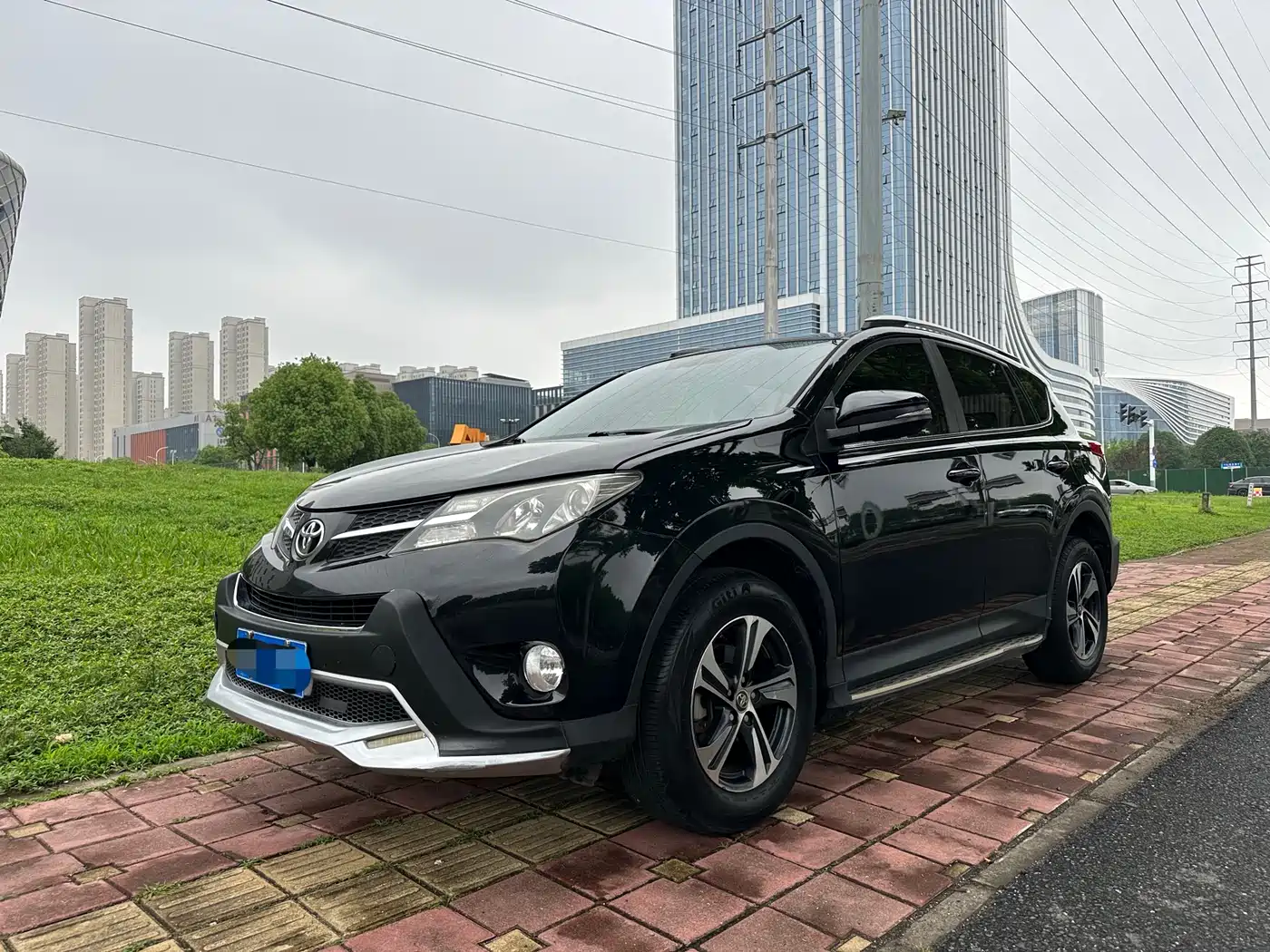 Toyota RAV4 Rongfang 2015 2.0L CVT 2WD Trend Edition