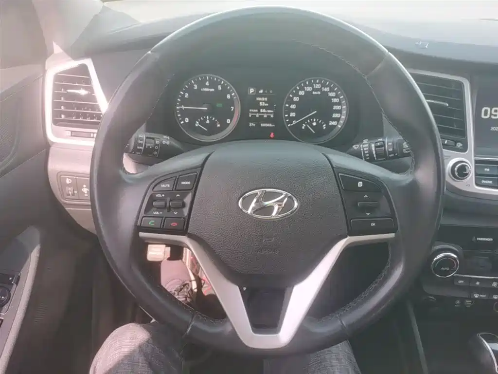 Hyundai Tucson 2015 1.6T Dual Clutch 2WD Smart фото 11