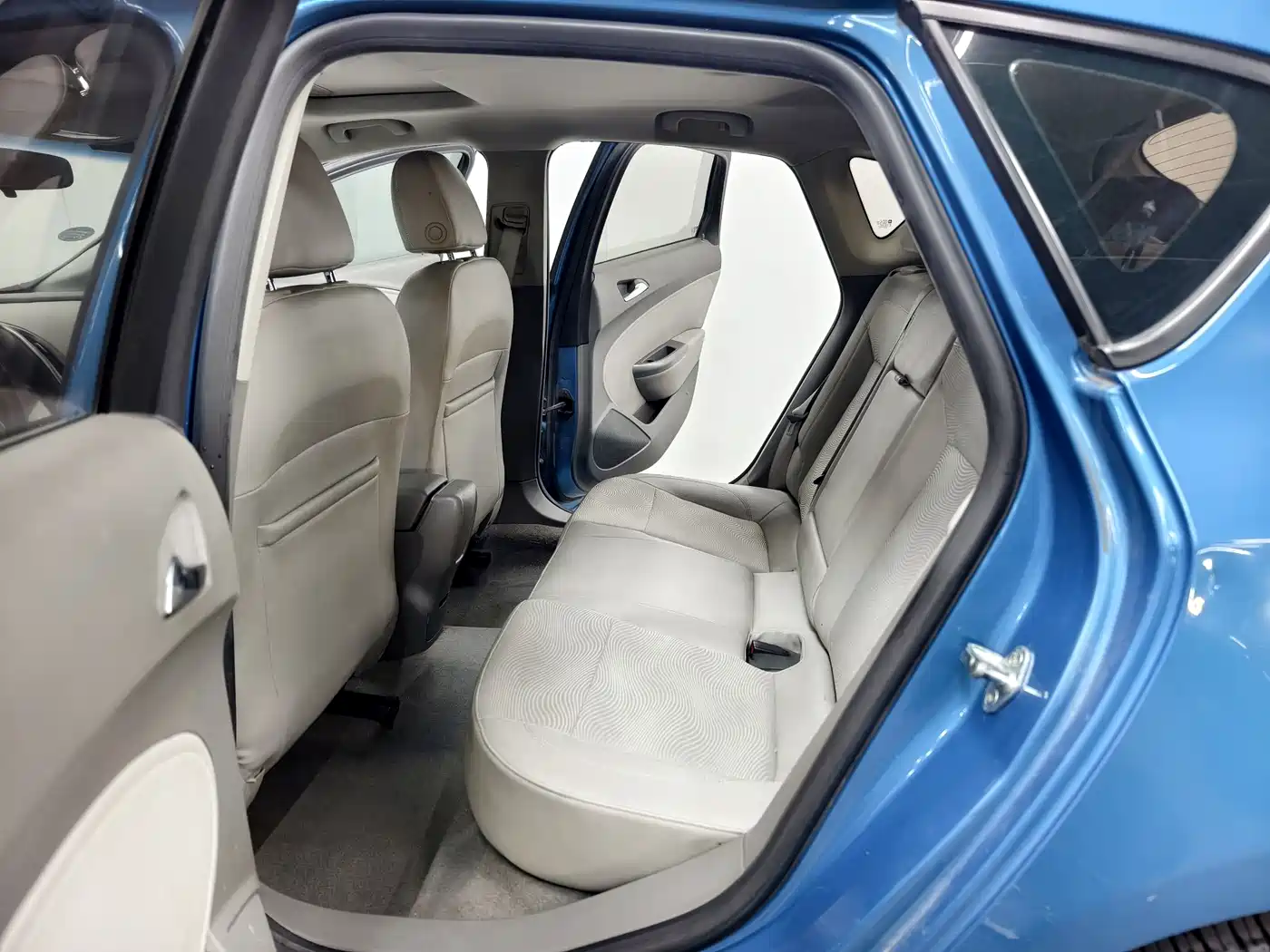 Buick Excelle 2013 Model XT 1.6L Manual Progressive фото 13
