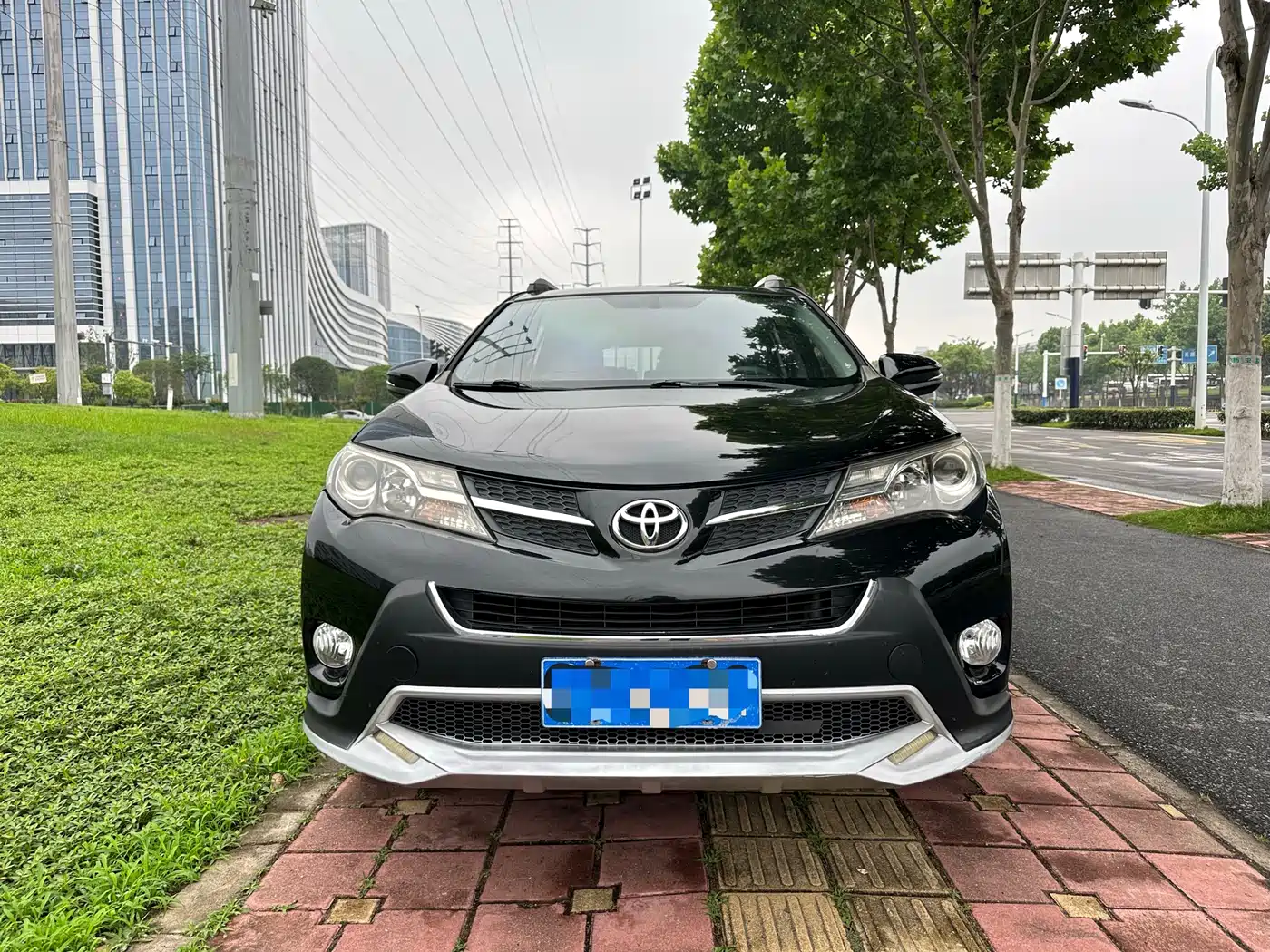 Toyota RAV4 Rongfang 2015 2.0L CVT 2WD Trend Edition фото 2