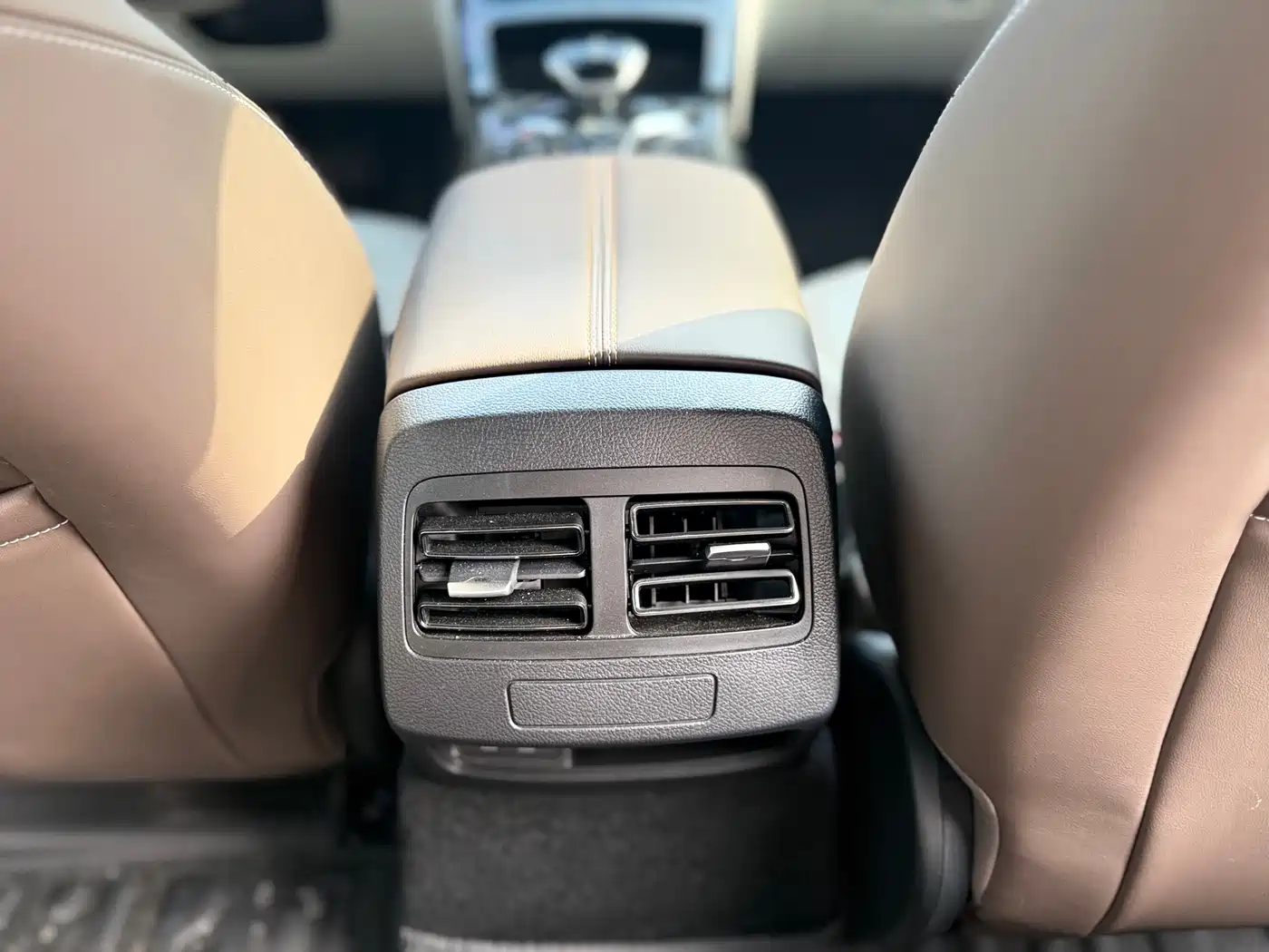 BYD Qin PLUS 2024 Glory Edition DM-i 55KM Leading фото 14