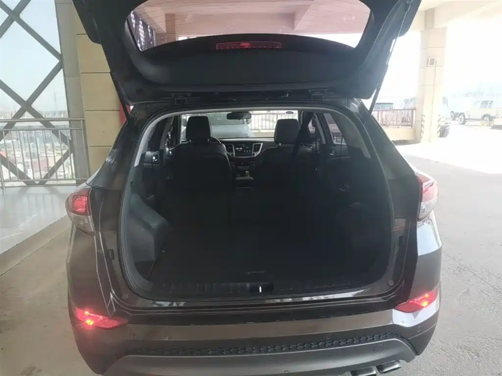 Hyundai Tucson 2015 1.6T Dual Clutch 2WD Smart фото 19